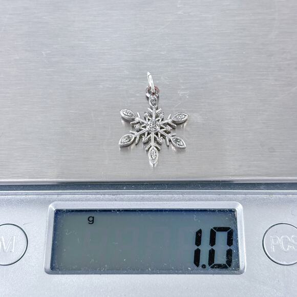 Estate Silver-Plated (Some Plate Wear) Diamond Snowflake Charm Pendant - Picture 6 of 6